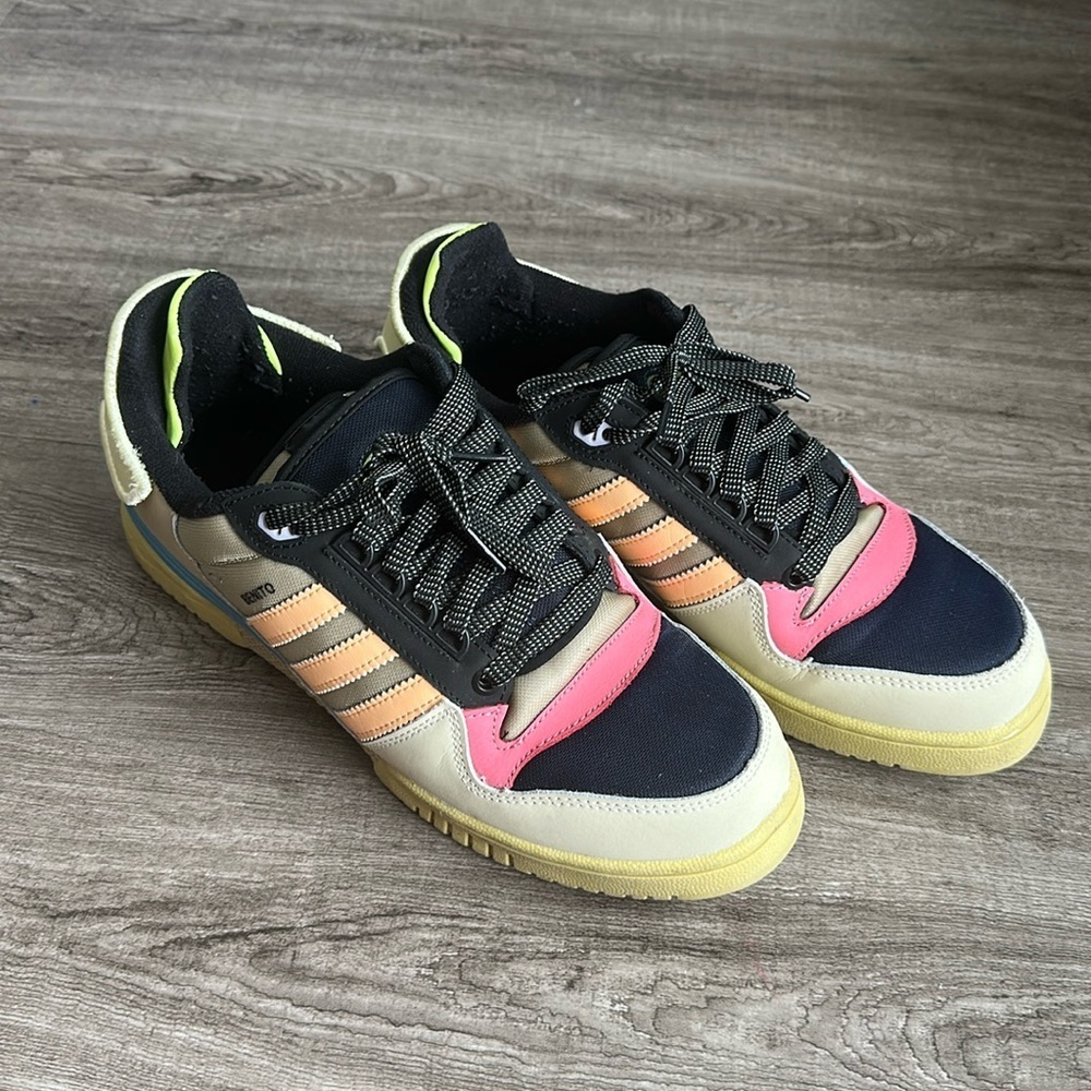adidas
x Bad Bunny Forum Powerphase "Benito" sneakers